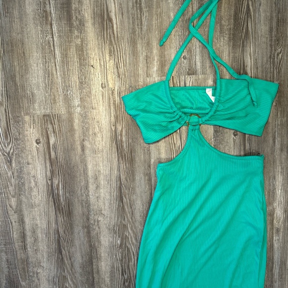 Chic Backless Teal Maxi Dress - Picture 3 of 3